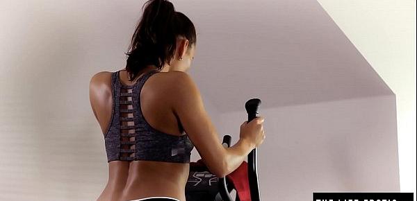  Sweaty workout girl fucks a vibrating dumbell